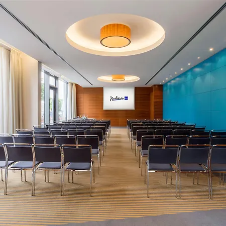 Radisson Collection Hotel, Hotel