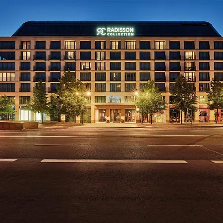 Radisson Collection Hotel, Hotel