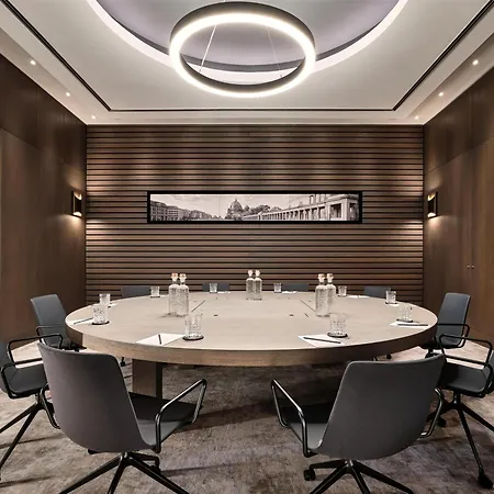 Radisson Collection Hotel, Hotel